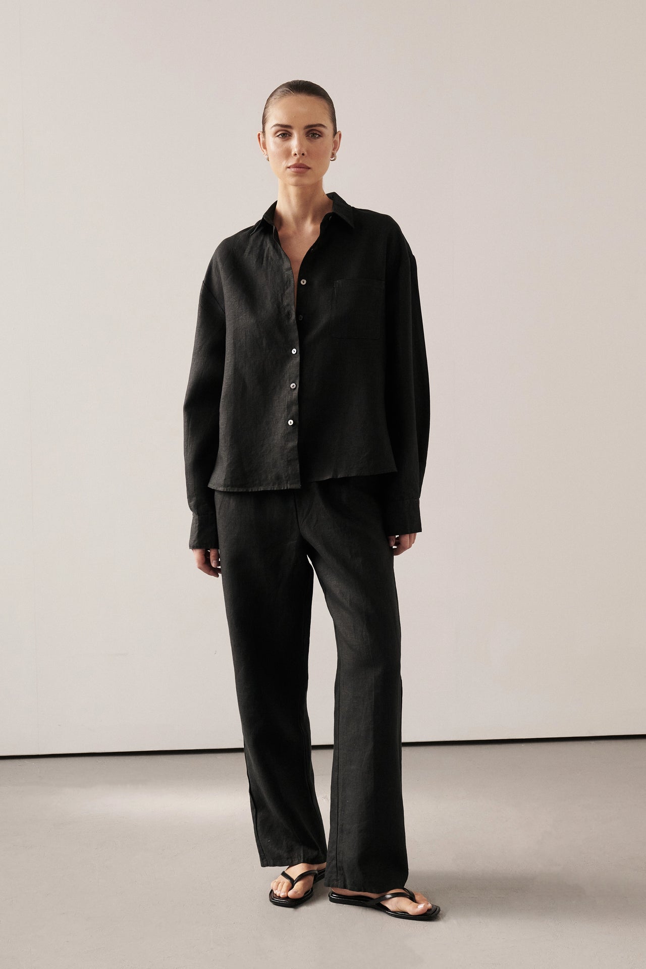 ROA LINEN SET - BLACK